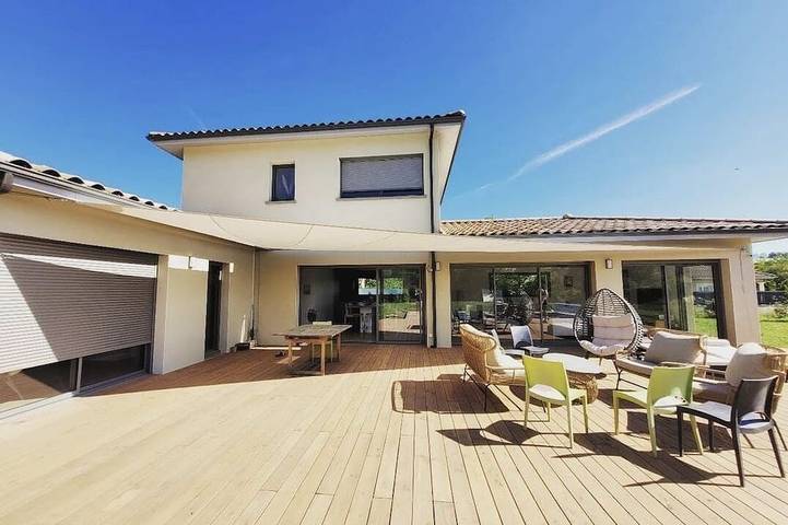 Villa per 6 persone, con giardino e terrazza in Rodano