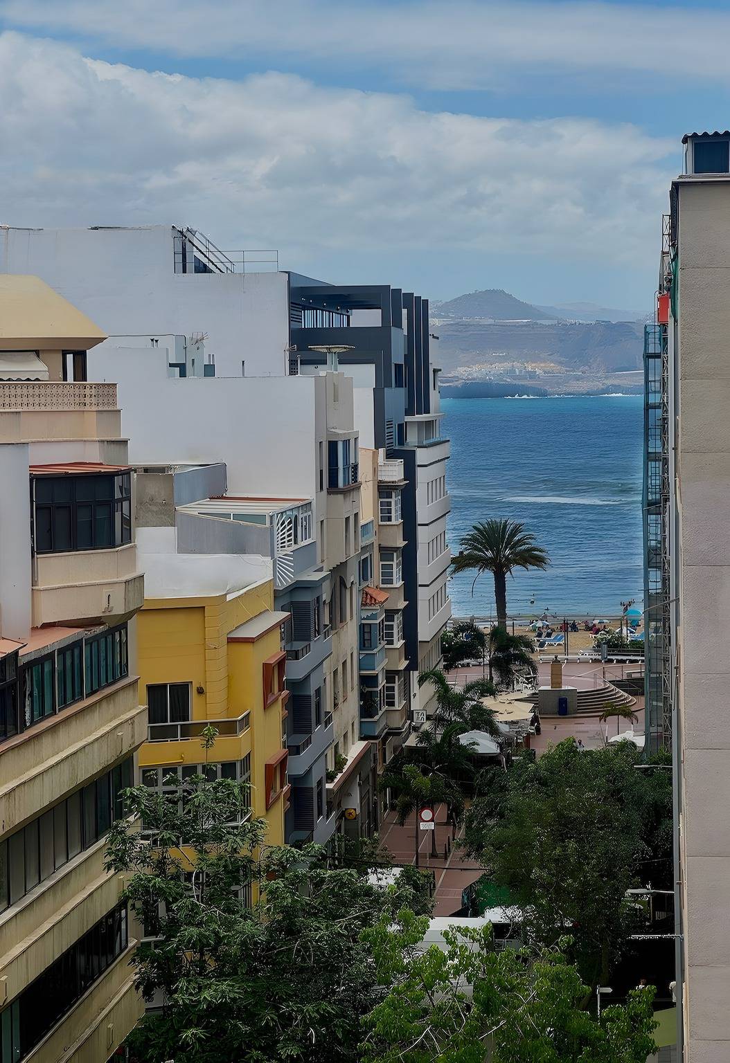 Apartamento entero, Apartamento dúplex 'Las Palmas Duplex Am Las Canteras' con vistas al mar y Wi-Fi in La Isleta, Las Palmas de Gran Canaria