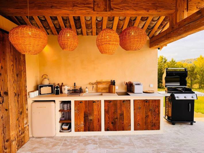 Location de vacances pour 10 personnes, avec jardin ainsi que vue et piscine à Entrechaux - 4