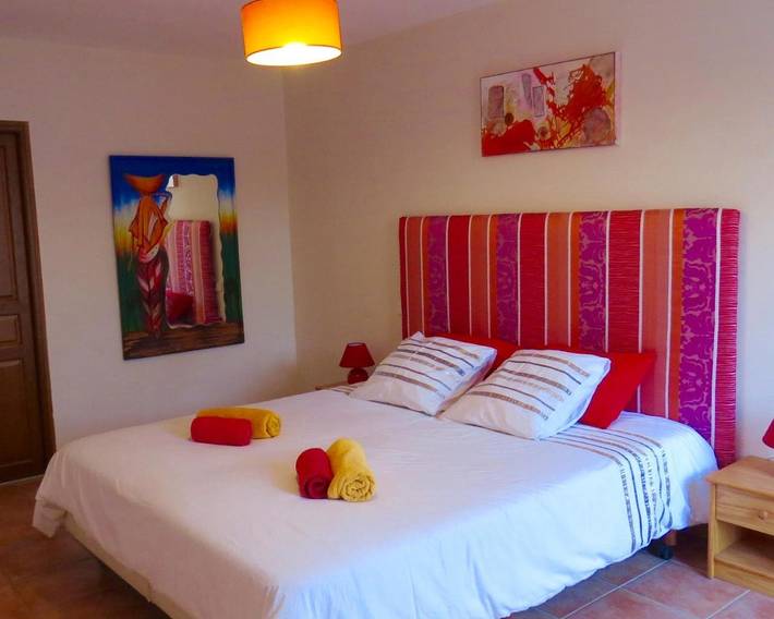 Location de vacances pour 6 personnes, avec jardin ainsi que vue et piscine à Le Buisson-de-Cadouin - 2