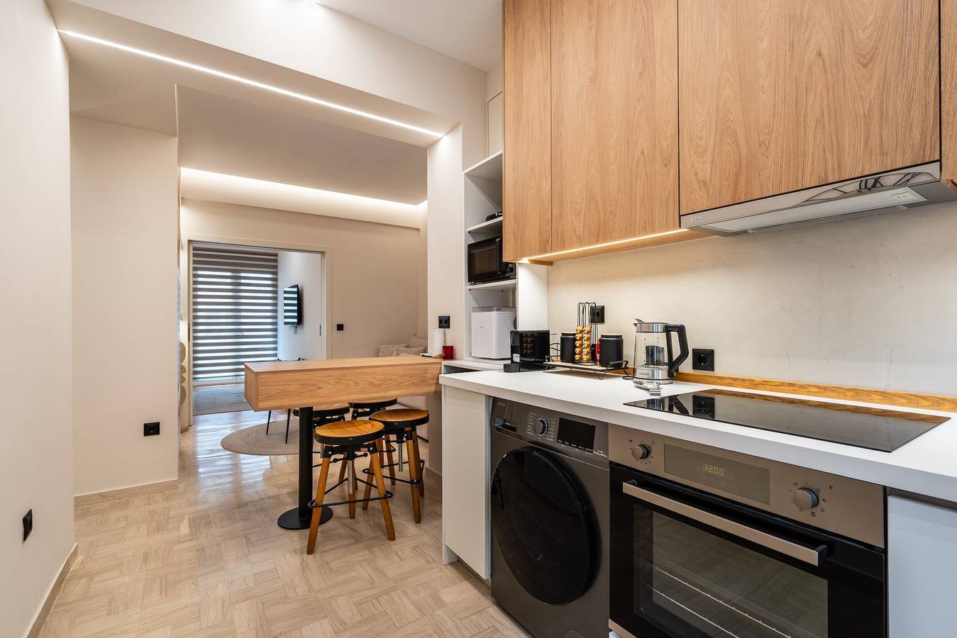 Appartamento intero, Appartamento "The Apex Boutique B2" con Balcone, Wi-Fi e Aria Condizionata in Sezione centrale di Atene, Atene