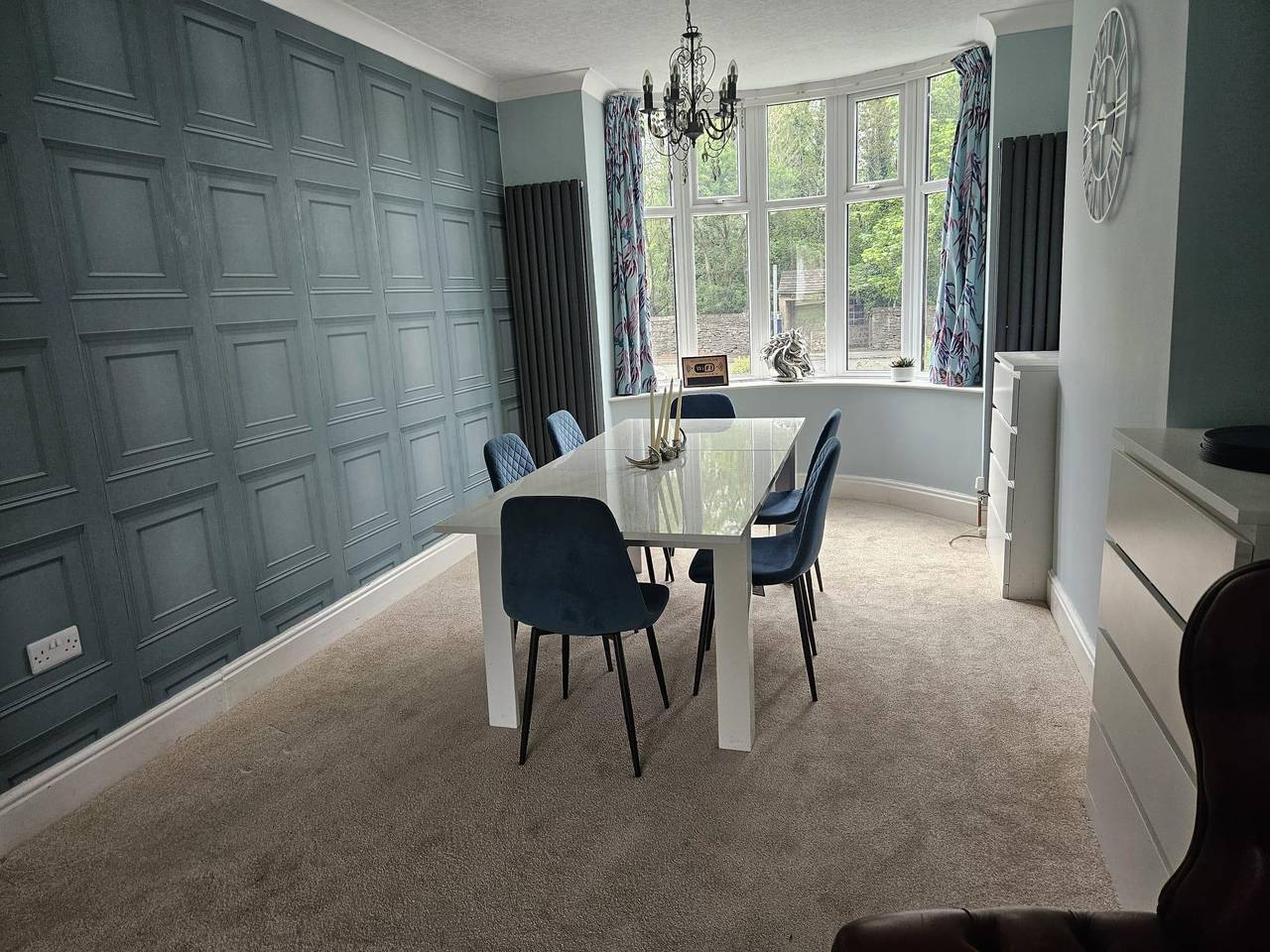 Tranquil Hope Valley Retreat with 3 Bedrooms in Stoney Middleton, Derbyshire