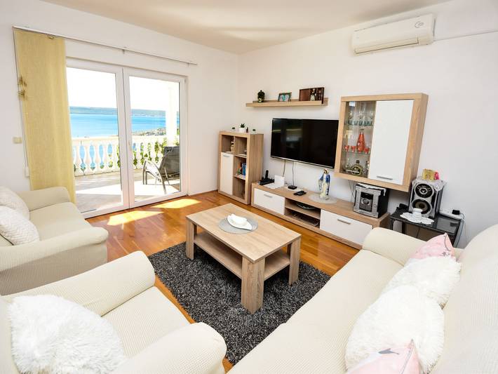 Ferienhaus für 6 Personen, mit Terrasse und Garten in Maslenica - 4