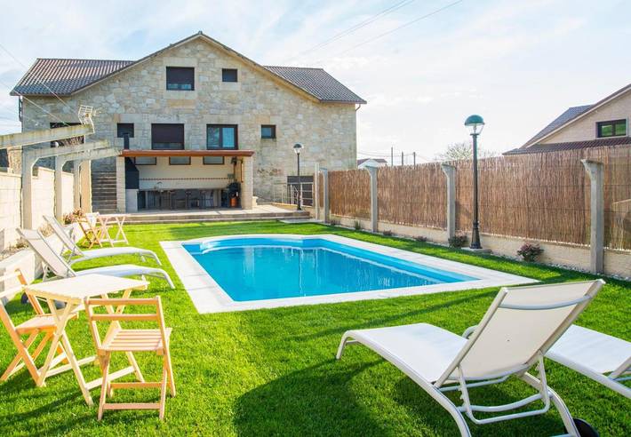 Chalet para 14 personas, con piscina además de vistas y jardín en Provincia de Pontevedra - 2