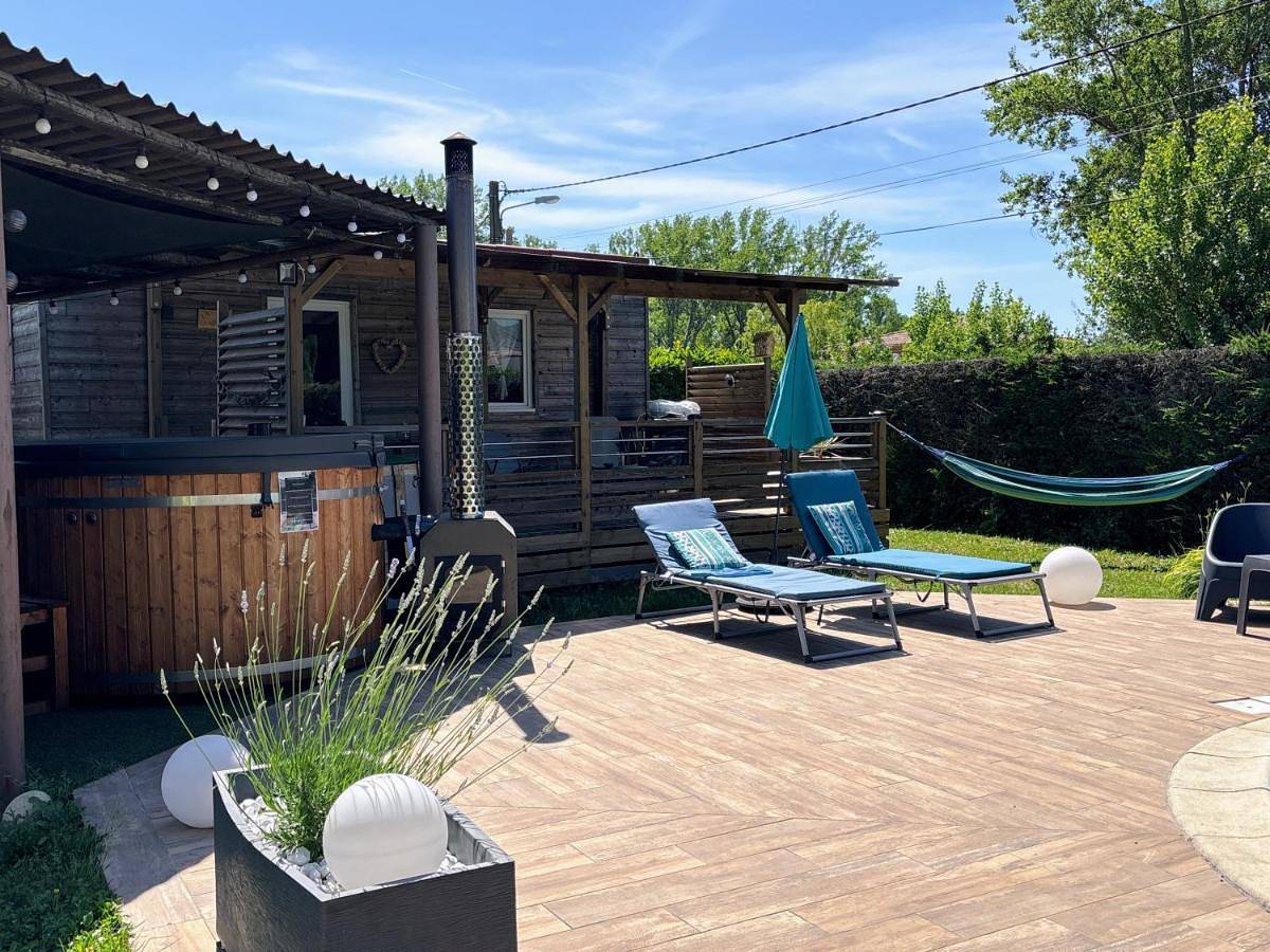 Chalet avec bain nordique et piscine Chambre d'hôtes La Siesta in Vallon-Pont-d'Arc, Ardèche