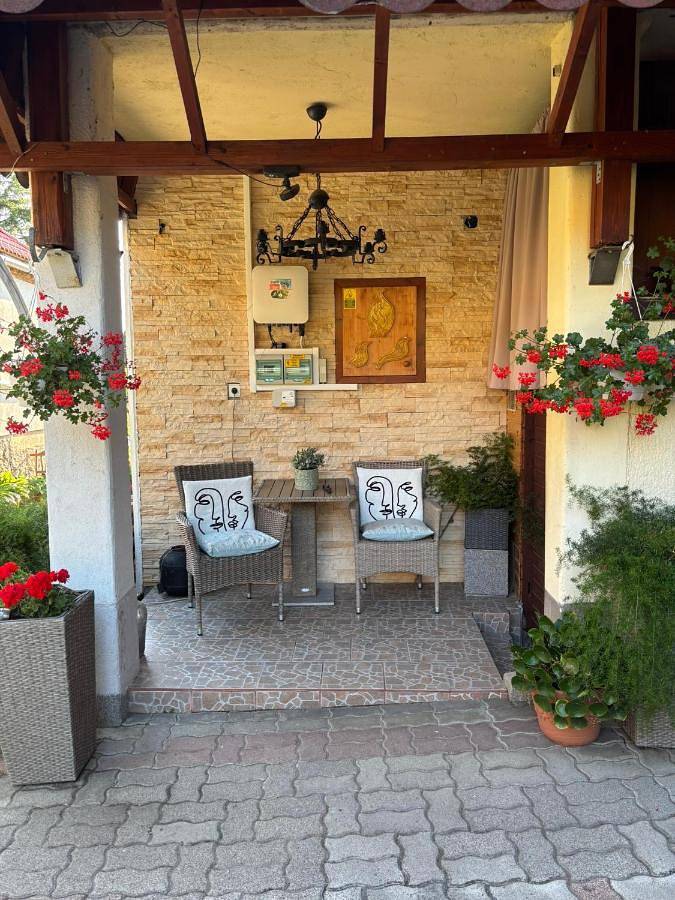 Gîte pour 3 personnes, avec Terrasse et Jardin à Szigliget - 4