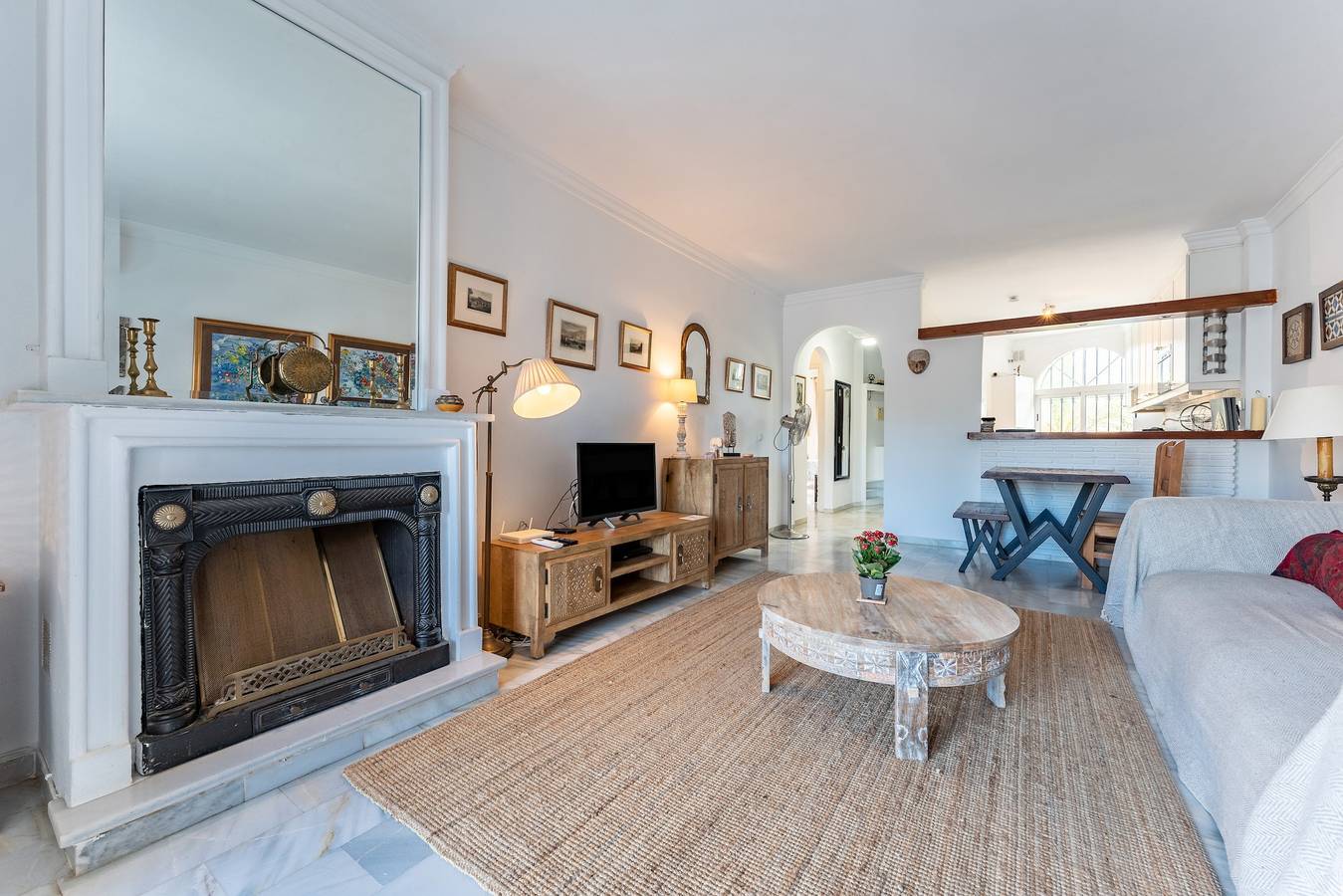 Ganze Wohnung, Schöne Ferienwohnung in ruhiger Lage mit Pool, Wlan, Klimaanlage, Terrasse & Garten in Mijas, Costa del Sol