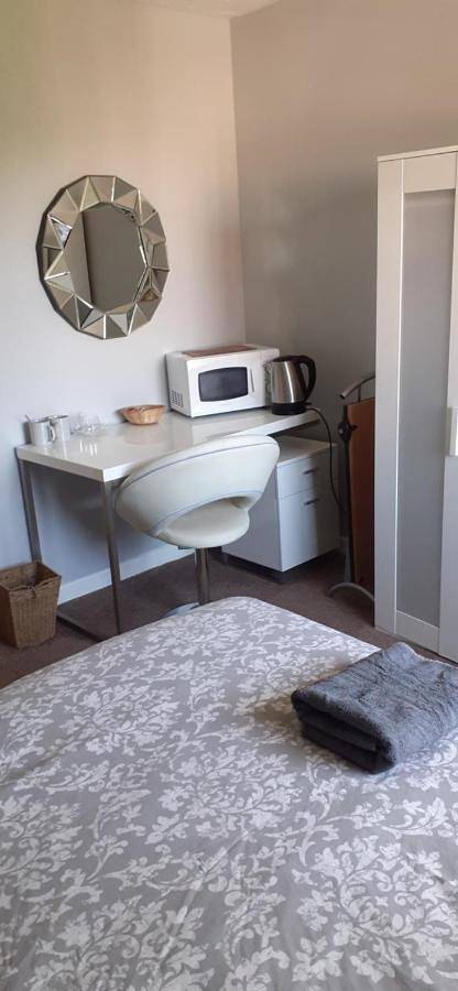 Holiday letting for 2 people, with Garden in Shepton Mallet