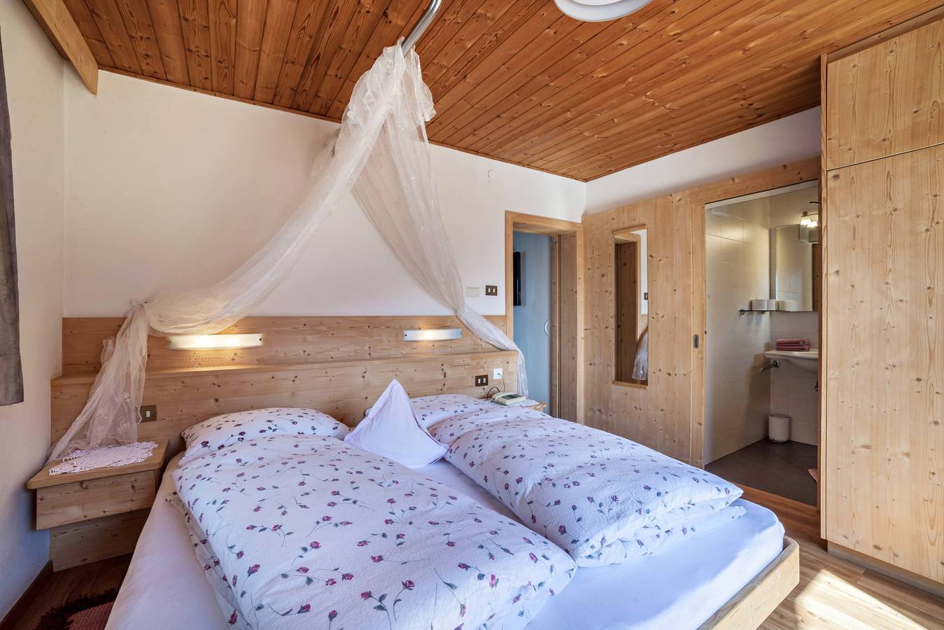 Ganze Wohnung, Ferienwohnung 'Camping Passeier Sonnenblume' mit Bergblick & Wlan in Saltaus, St. Martin in Passeier