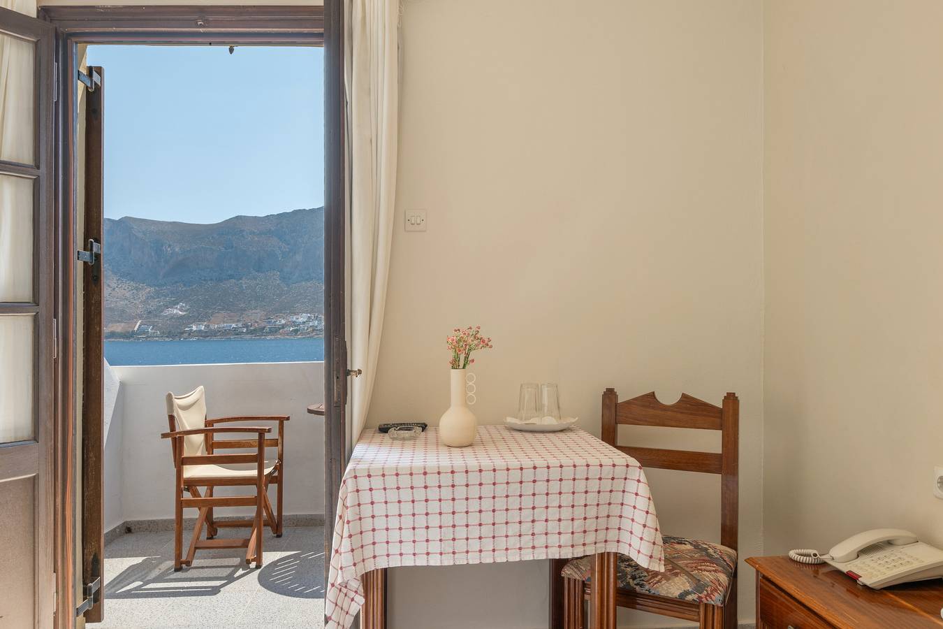 Bed and Breakfast 'Room No 5' with Sea View, Wi-Fi and Air Conditioning in Kalymnos