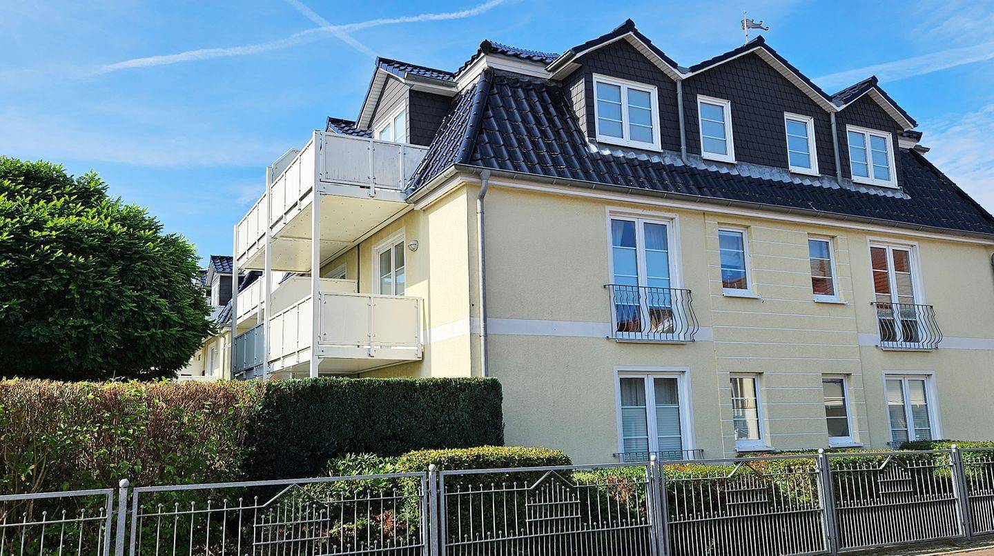 Ganze Wohnung, Helle Ferienwohnung in Kühlungsborn mit Balkon, Strandkorb und Fahrrädern in Ostseebad Kühlungsborn, Kühlungsborn