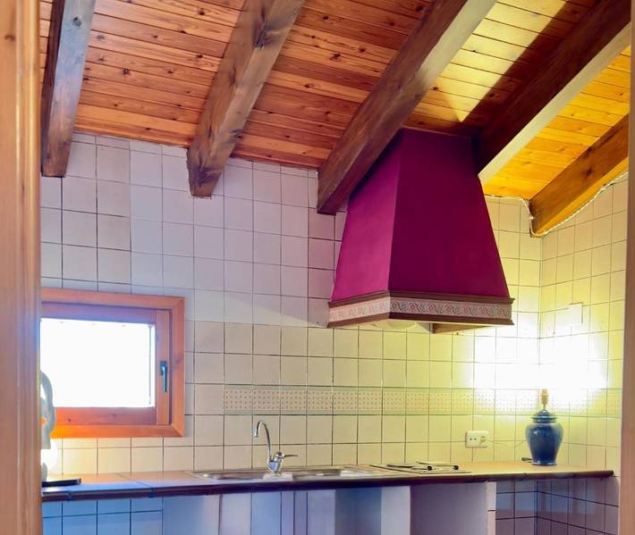 Casa rural para 4 personas, con piscina y jardín, Se admiten mascotas en Comarca de Teruel - 2