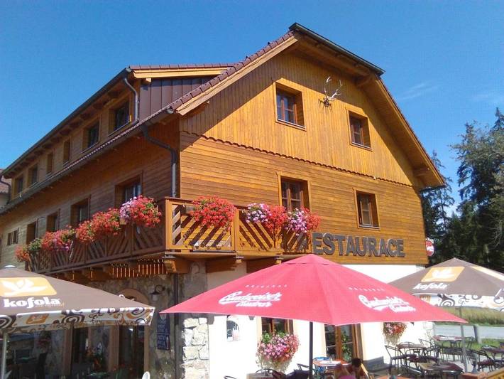 Pension voor 3 personen, with uitzicht and zwembad as well as sauna and tuin in Tsjechië