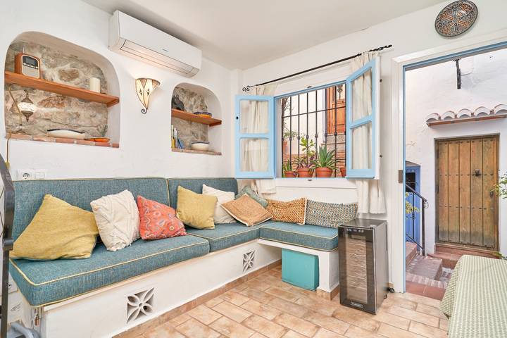 Holiday Home 'La Casita Chica' with Private Terrace, Wi-Fi and Air Conditioning in Frigiliana Road, Frigiliana
