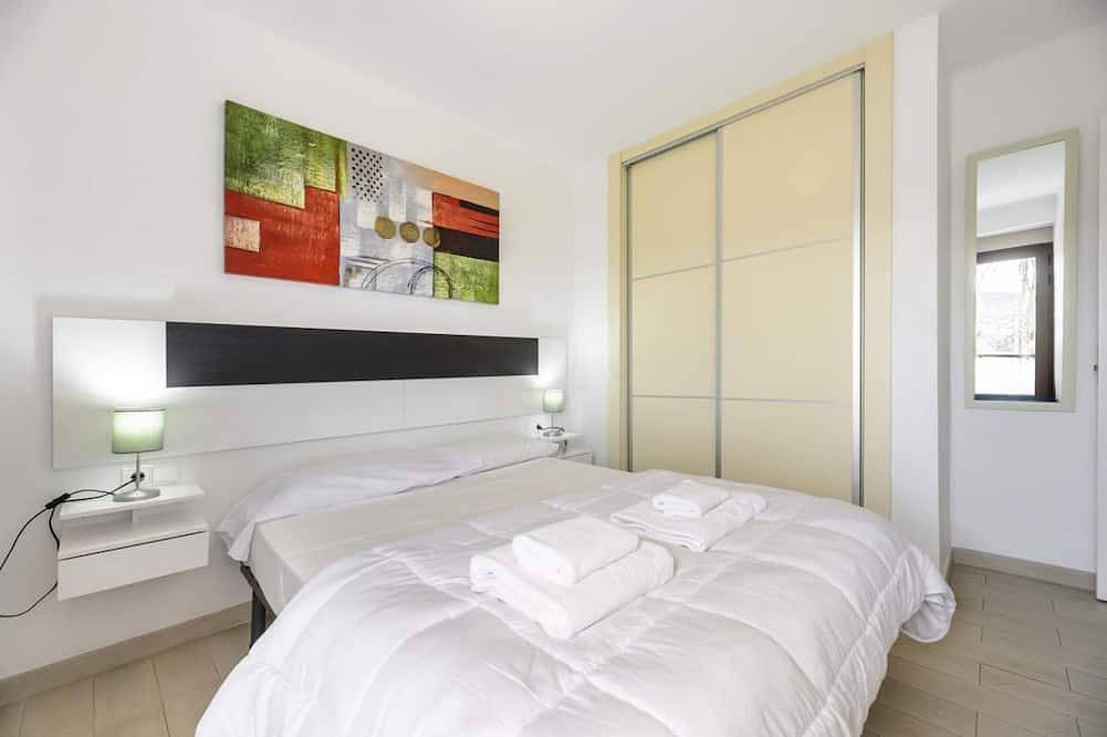 Geheel appartement, Esmeralda apartment in Ibiza!!! 302 in Playa d'en Bossa, Ibiza Stad