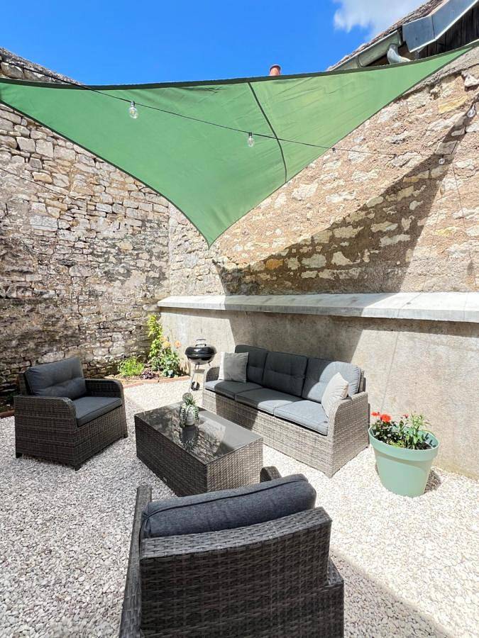 Le Ptit Gite de Chablis - Maison avec Cour en Centre-Ville in Chablis, Région d'Auxerre