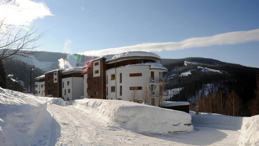 Ferienwohnung für 4 Personen, mit Pool und Sauna sowie Ausblick und Balkon in Spindlermühle - 2
