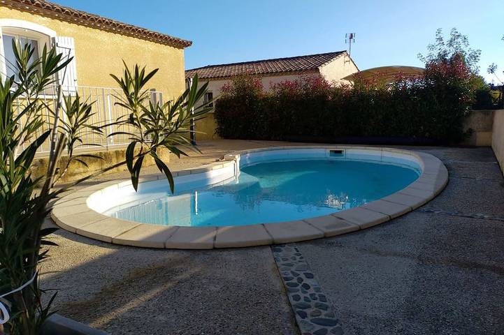 Location de vacances pour 5 personnes, avec jardin à Aigues-Vives (Hérault)