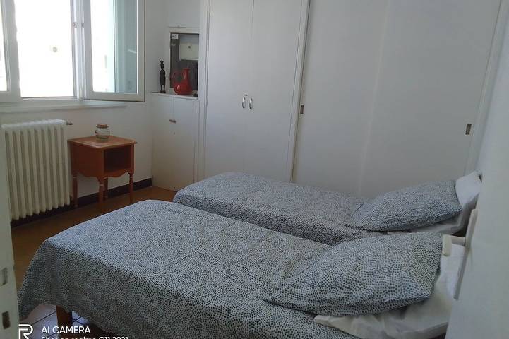 Ganze Wohnung, Bel Appartement Face mer aux Pieds des Plages in Juan-les-Pins, Antibes