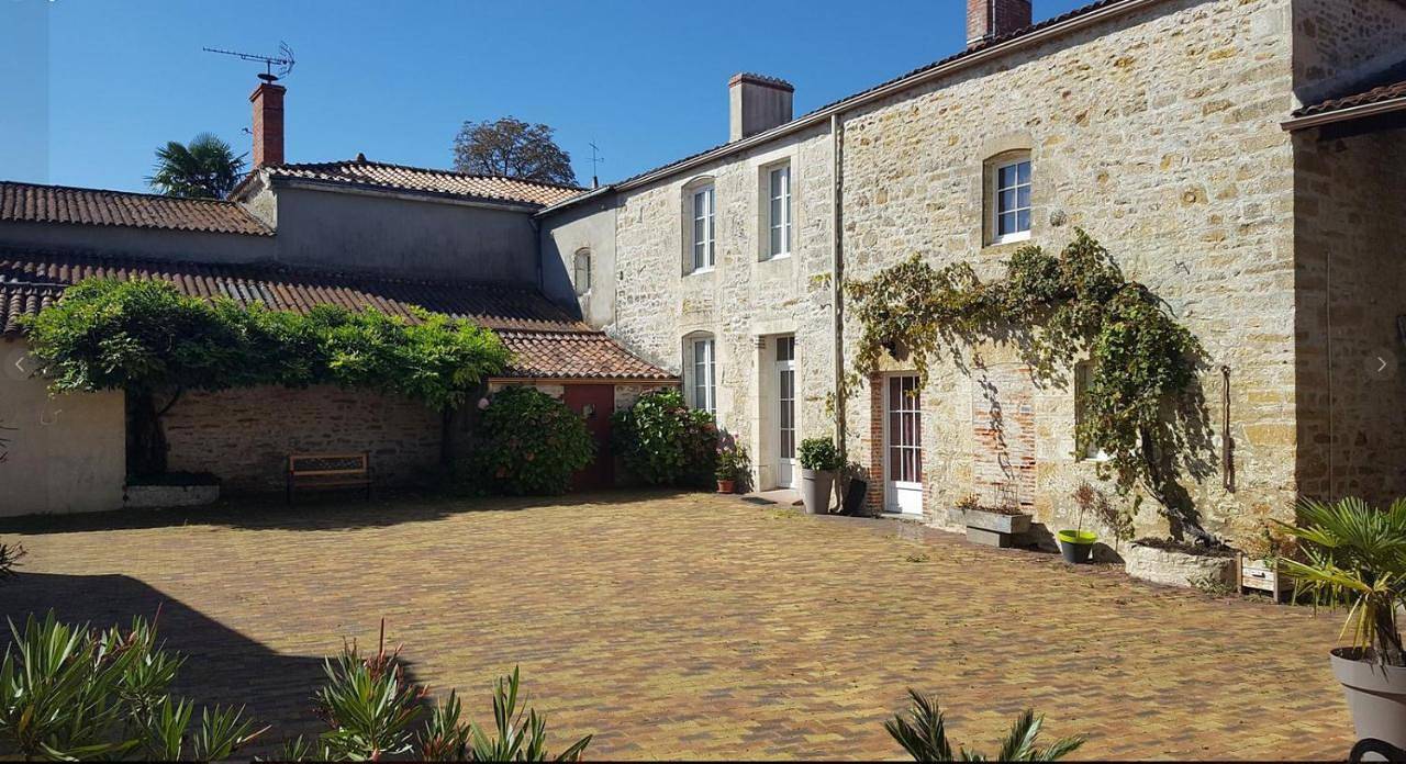 Double Room with Private Bathroom in La Réorthe, Fontenay-le-Comte