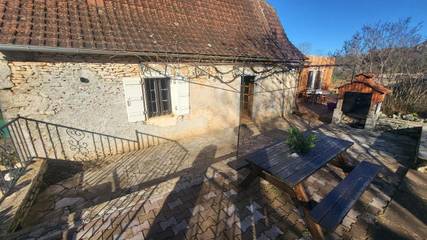 Gîte pour 10 personnes, avec terrasse et vue, animaux acceptés à Blars