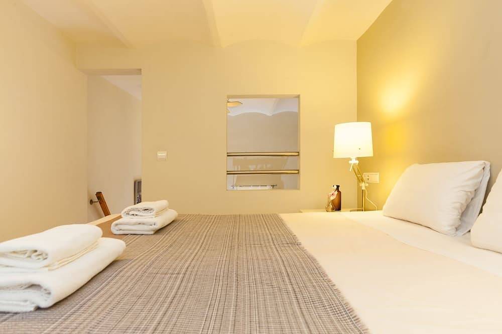 Geheel appartement, Sagrada Familia Duplex Apt 1 Bedroom 2 Pax - 300 meters from Sagrada Familia - Free Wifi in Barcelona Centre, Barcelona