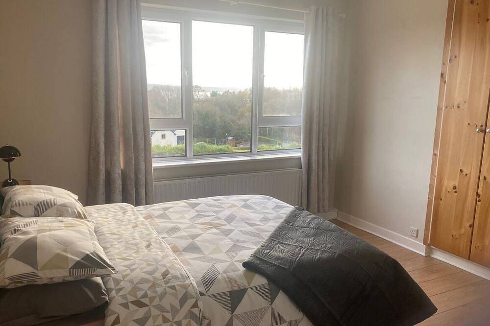 Charming 3-bedroom house in soothing Mountcharles for your getaway.Close to all! in Tantallon ED, Donegal