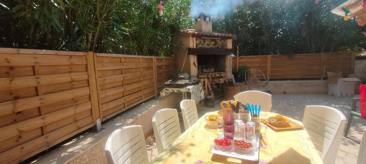 Maison Villa d'exception meublée piscine privée & cheminée a 2min plage et commerces in Marseillan-Plage, Marseillan