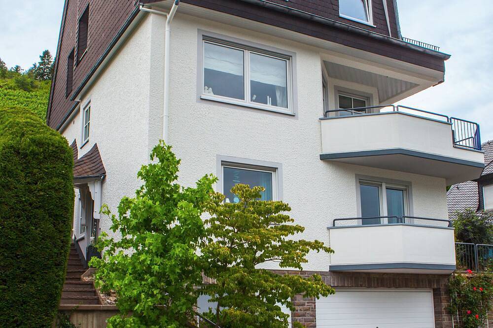Ganze Wohnung, Erholsame, moderne Ferienwohnung in sonniger Lage in Klotten, Cochem-Zell