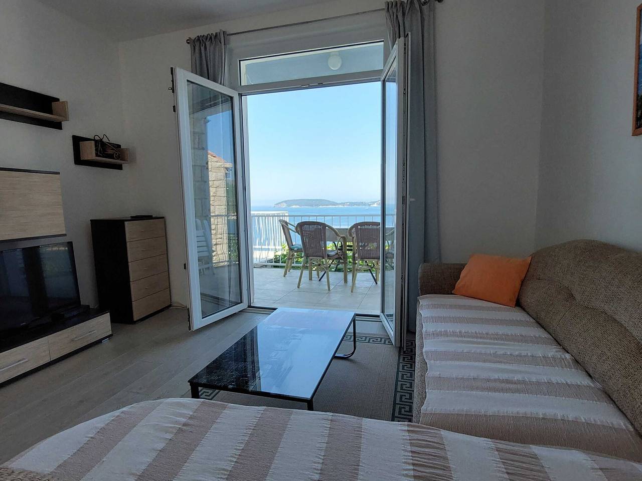 Apartamento entero, Apartments Matea - Two-Bedroom Apartment with Sea View and Balcony - (Štikovica) in Zaton, Grad Dubrovnik