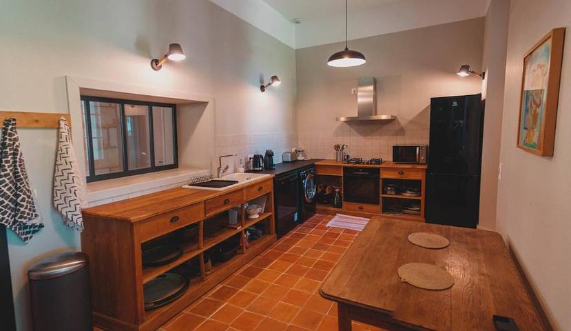 Location de vacances pour 6 personnes, avec piscine ainsi que jardin et vue à Grézillac - 3