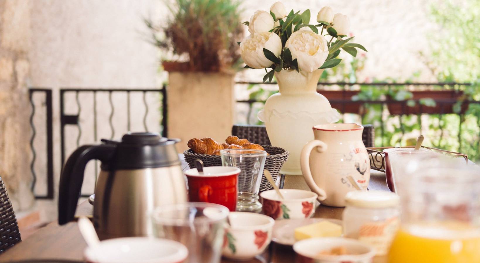 Grandes chambres, cour intérieure, cuisine - Suite Olivier in Caux, Région de Béziers