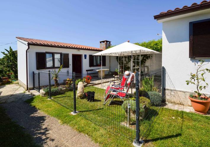 Ferienhaus für 2 Personen, mit Garten in Barban