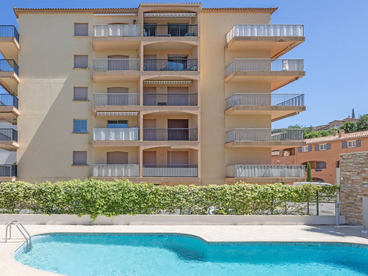 Entire apartment, La Palmeraie Ii in Sainte-Maxime, Draguignan region