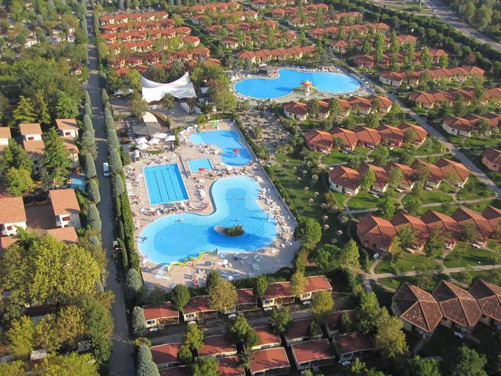 Resort per 6 persone, con Balcone e Piscina per bambini nonché Piscina a Peschiera del Garda