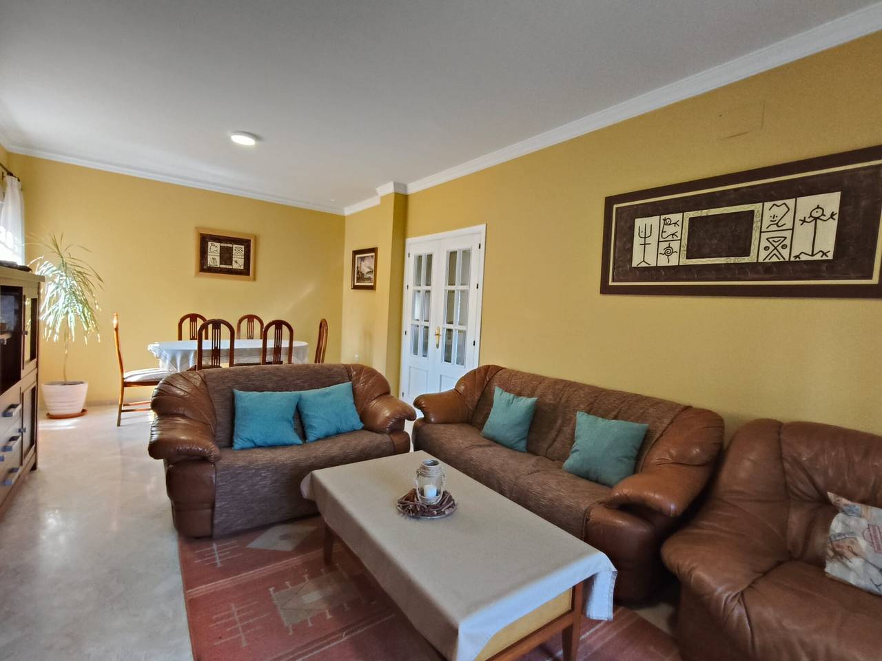 Villa 'Sol y Sal' with Private Pool, Terrace, and Wi-Fi in Playa La Barrosa, Chiclana de la Frontera