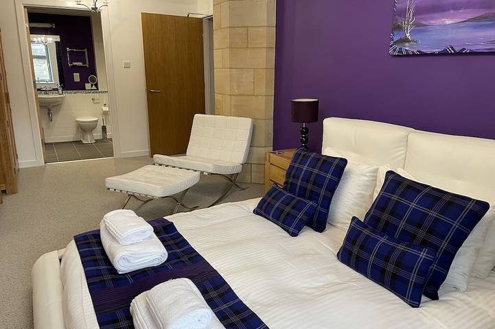 Ganze Wohnung, Abbey Church Apartment mit originalen Steinsäulen in Fort Augustus, Highlands