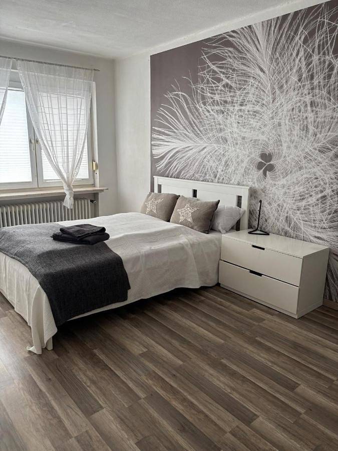 Modernes ruhiges Landhaus bei Kassel - Ganzes Ferienhaus mit 4 Schlafzimmern, Sauna & Garten in Niedenstein, Schwalm-Eder-Kreis