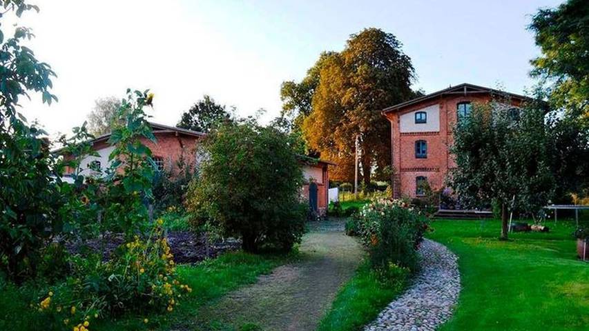 Ferienwohnung für 4 Personen, mit Sauna und Garten sowie Terrasse, kinderfreundlich in Lelkendorf