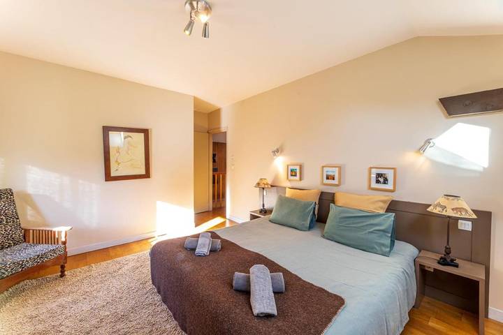 Location de vacances pour 12 personnes, avec jardin à Aste-Béon