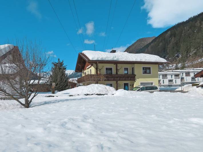 Ferienwohnung für 5 Personen, mit Terrasse und Garten in Pettneu am Arlberg
