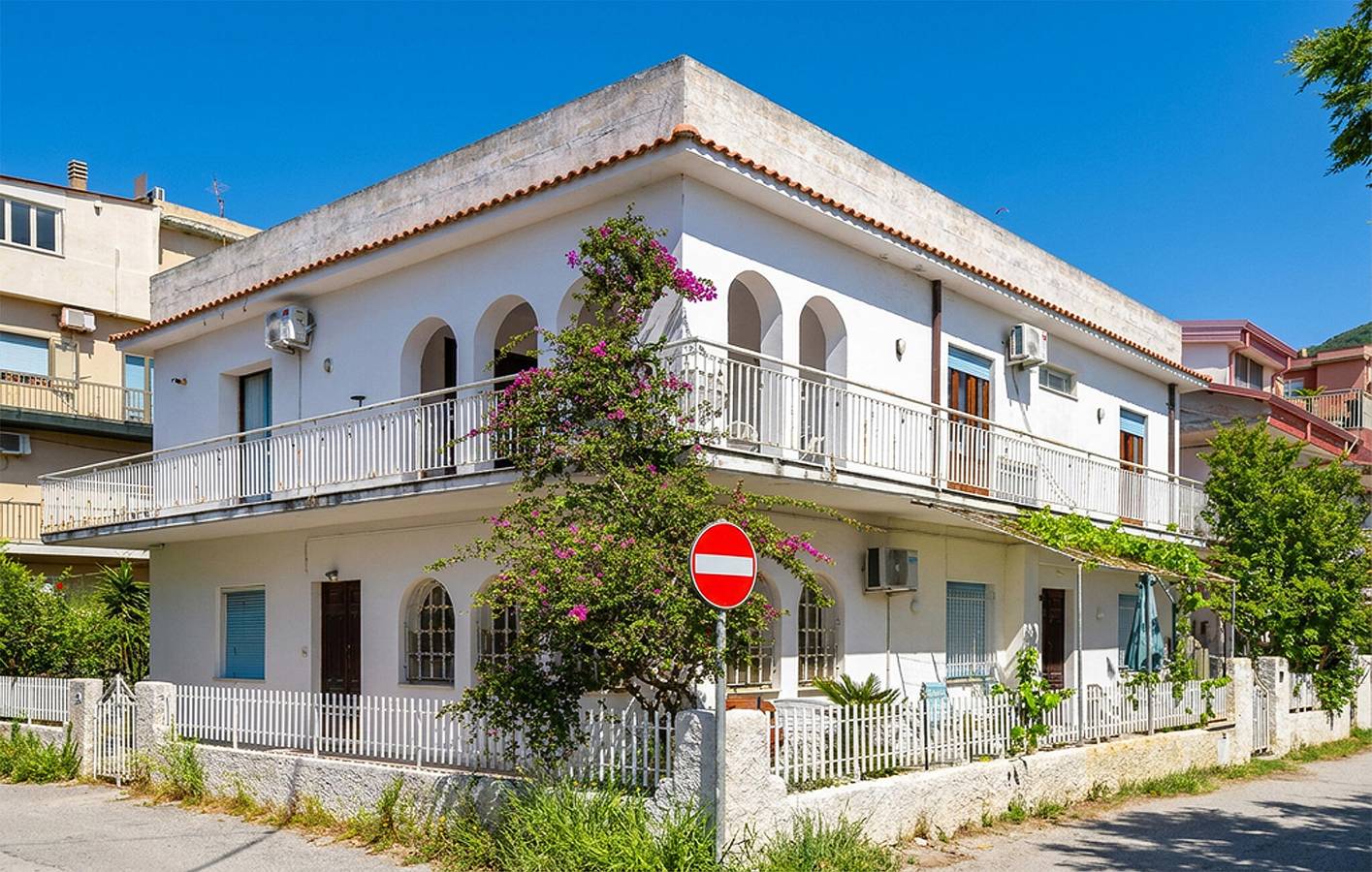 Ganze Ferienwohnung, Gemütliche 1-Zimmer-Wohnung mit Terrasse, 1,5 km vom Strand entfernt in Pizzo, Vibo Valentia Provinz