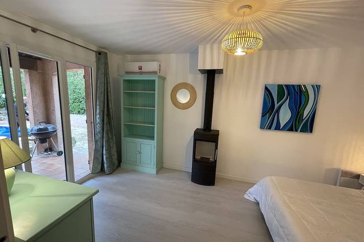 Villa 4★ à Ste-Maxime, climatisée, Piscine privée chauffée, plage &centre à pied in Sainte-Maxime, Côte méditerranéenne (France)