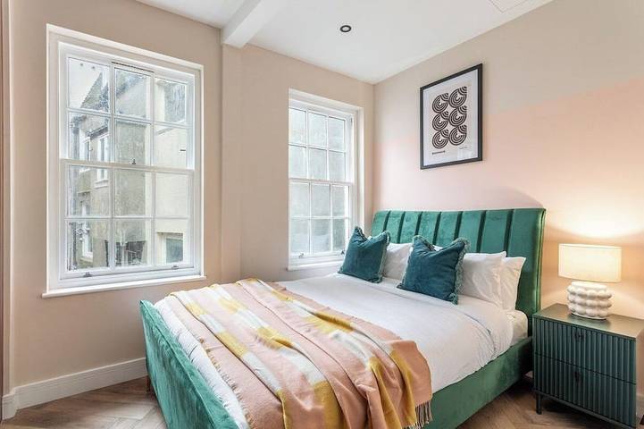Entire apartment, The Brighton Bliss - Sleeps 7 in Brighton, Sussex