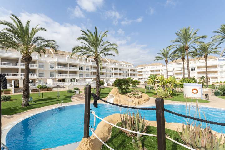 Holiday rental for 2 people, with pool and children pool as well as terrace and garden in El Palmar