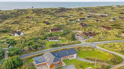 Ferienhaus für 23 Personen, mit Sauna und Whirlpool sowie Terrasse, mit Haustier in Vedersø Klit