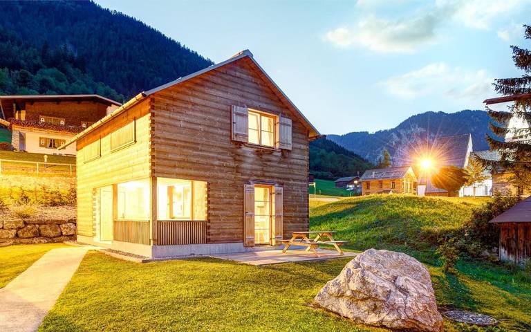Chalet für 6 Personen, mit Ausblick und Garten in Brand