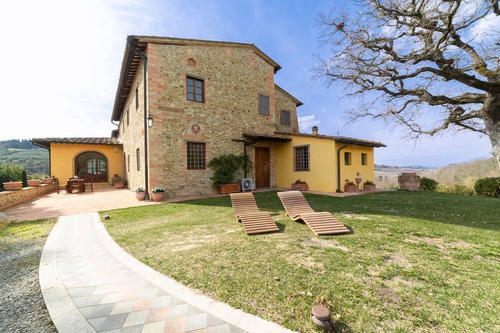La Quercia, apartment with garden for 6/8 people  in the heart of Chianti in Montespertoli, Chianti