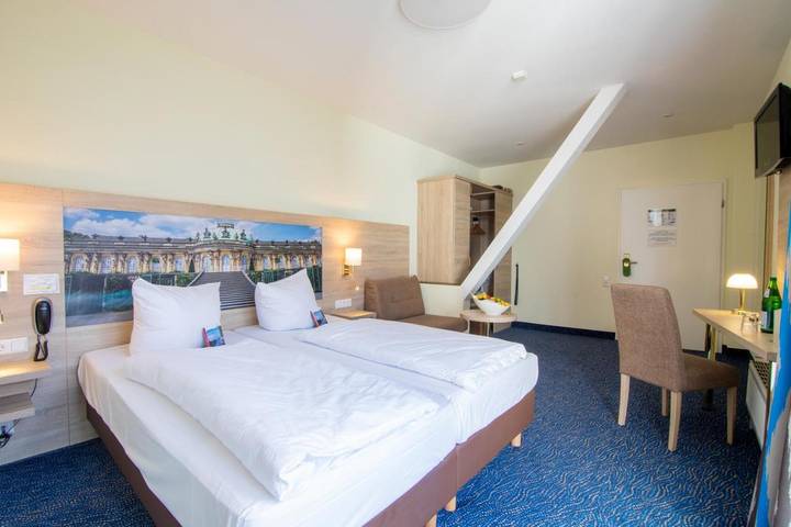 Hotel für 3 Personen, mit Sauna und Ausblick sowie Seeblick und Garten in Berlin - 4