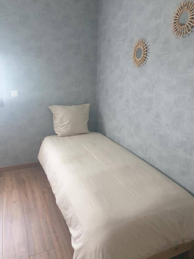 Appartement entier, Two-Bedroom Apartment in Lurcy-Lévis, Allier
